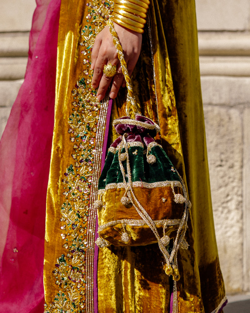 Arzu Velvet Potli